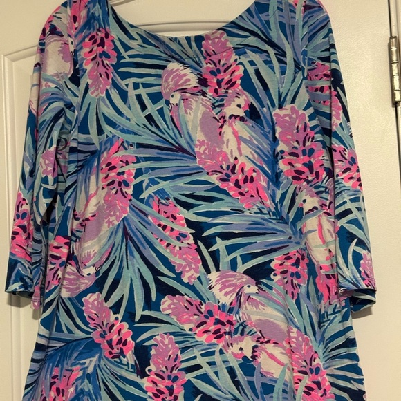 Lilly Pulitzer Pink and Blue Patterned pullover top 3/4 picture size large - Picture 1 of 6